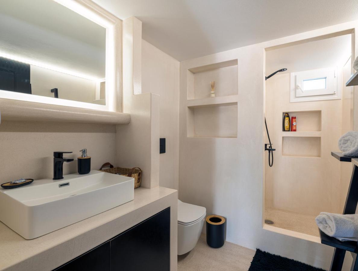 Black And White Apartment 阿波罗尼亚 外观 照片